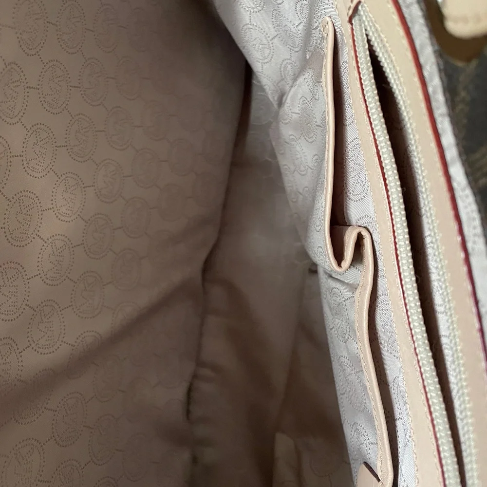 Micheal Kors Tote